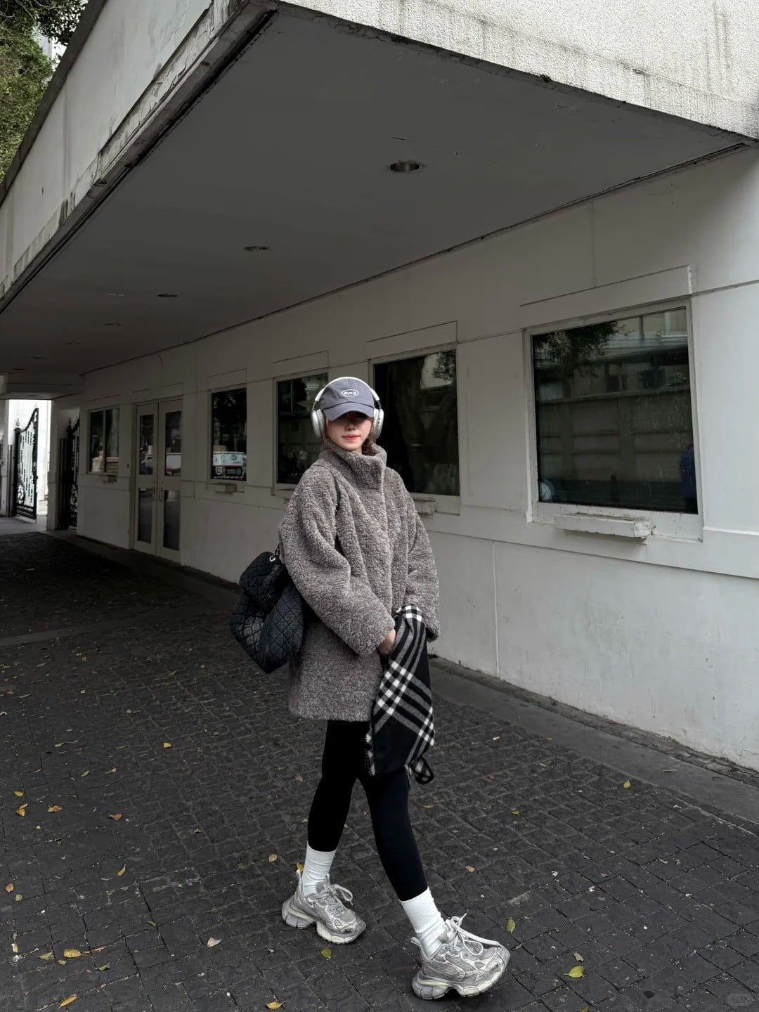 Sneaker đế độn