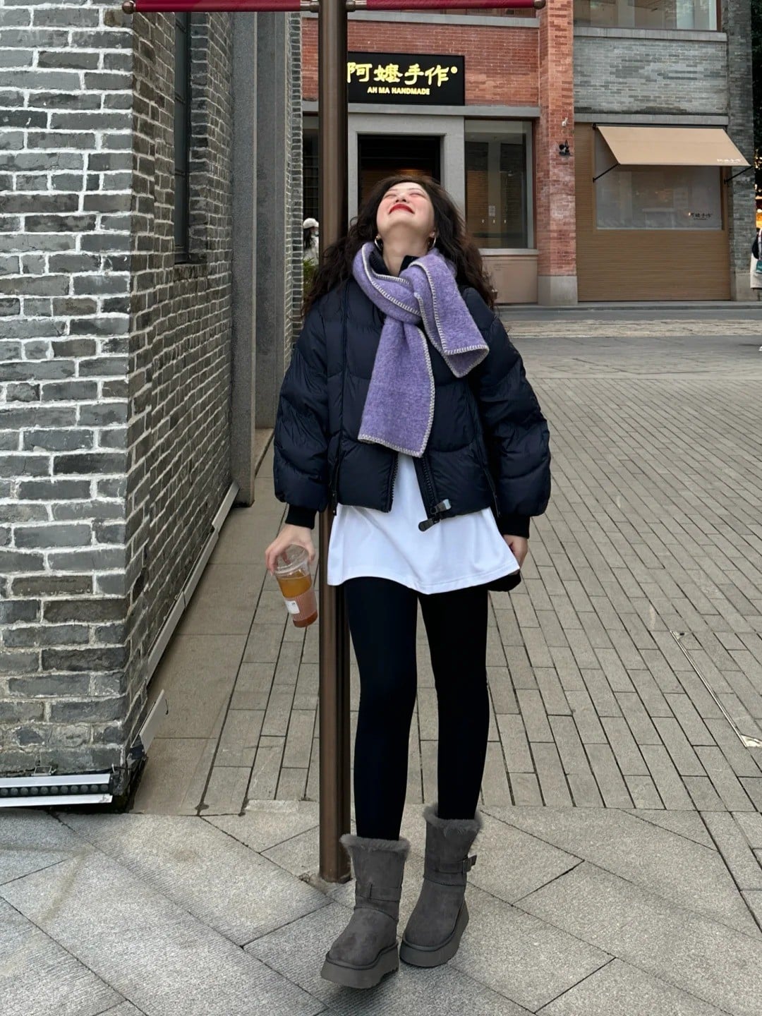 Áo phông oversize (T-shirt) trùm mông