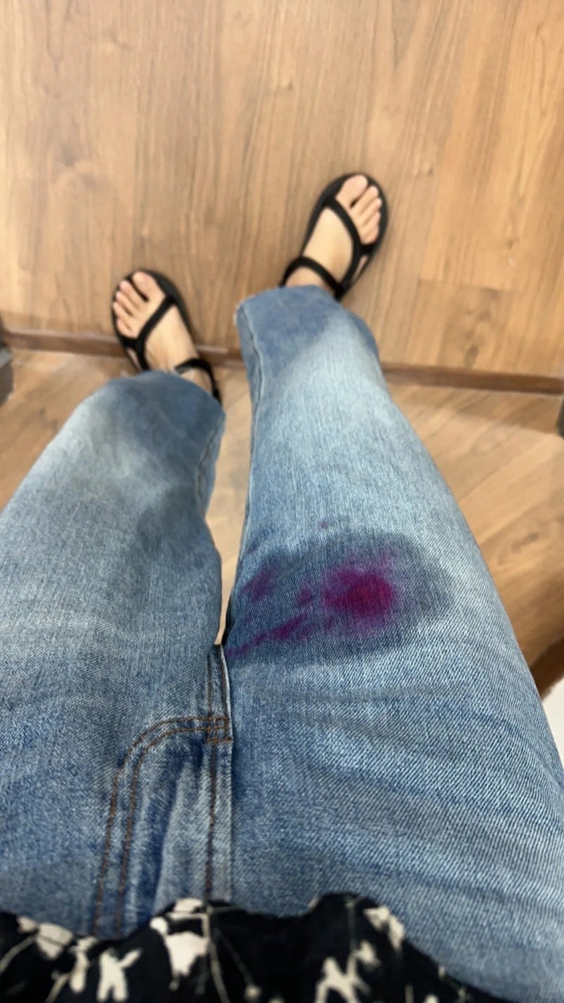 cách tẩy vết mực lâu ngày trên áo màu