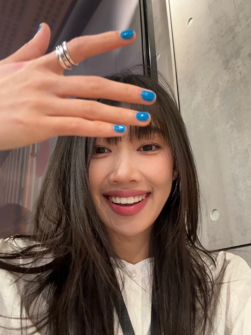 mệnh thủy sơn móng tay màu gì