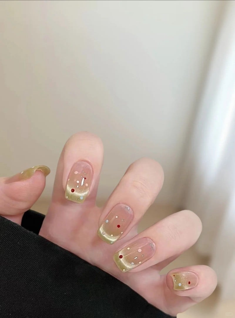 mệnh thủy sơn móng tay màu gì