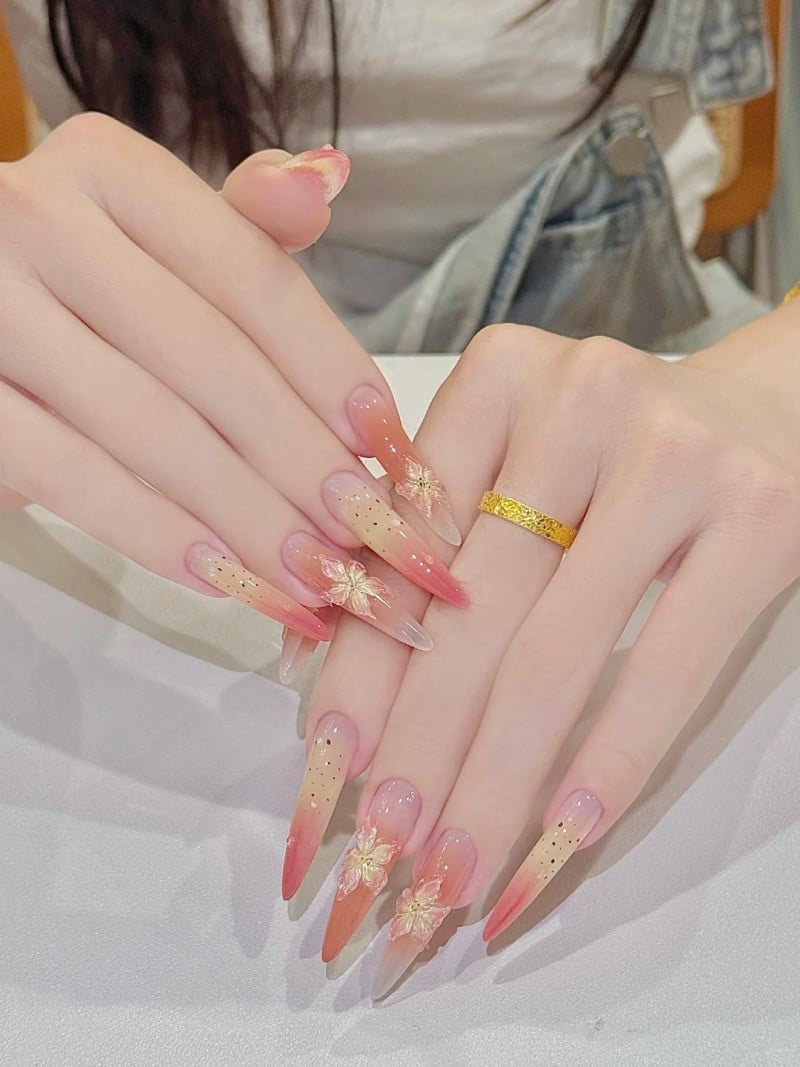 mệnh thủy sơn móng tay màu gì