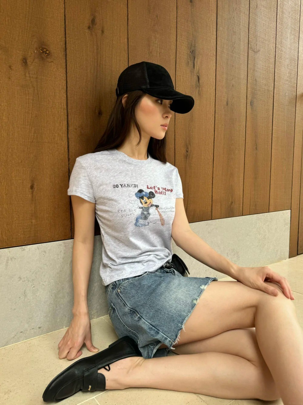 chân váy jean mặc với áo gì