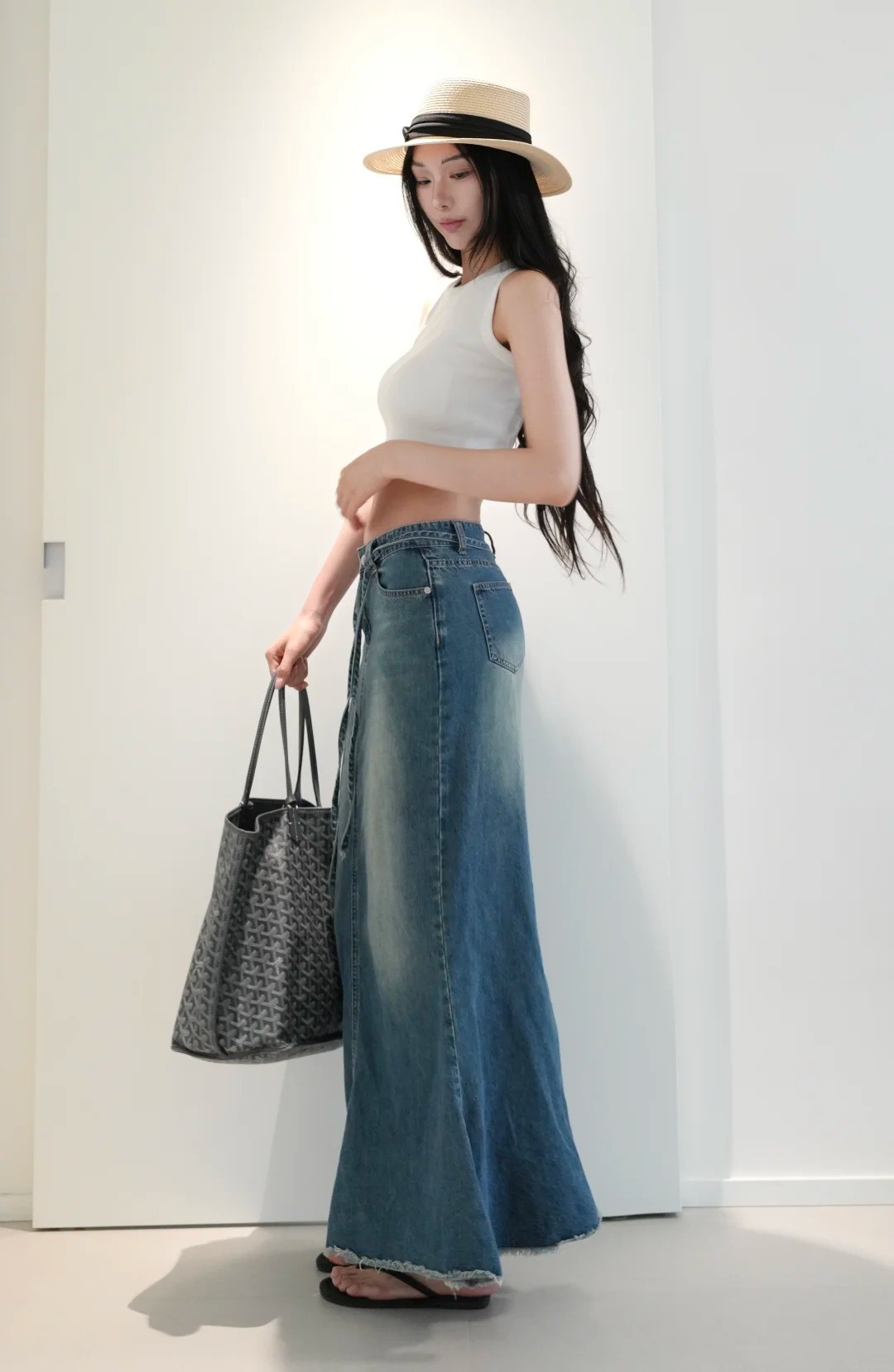 chân váy jean mặc với áo gì