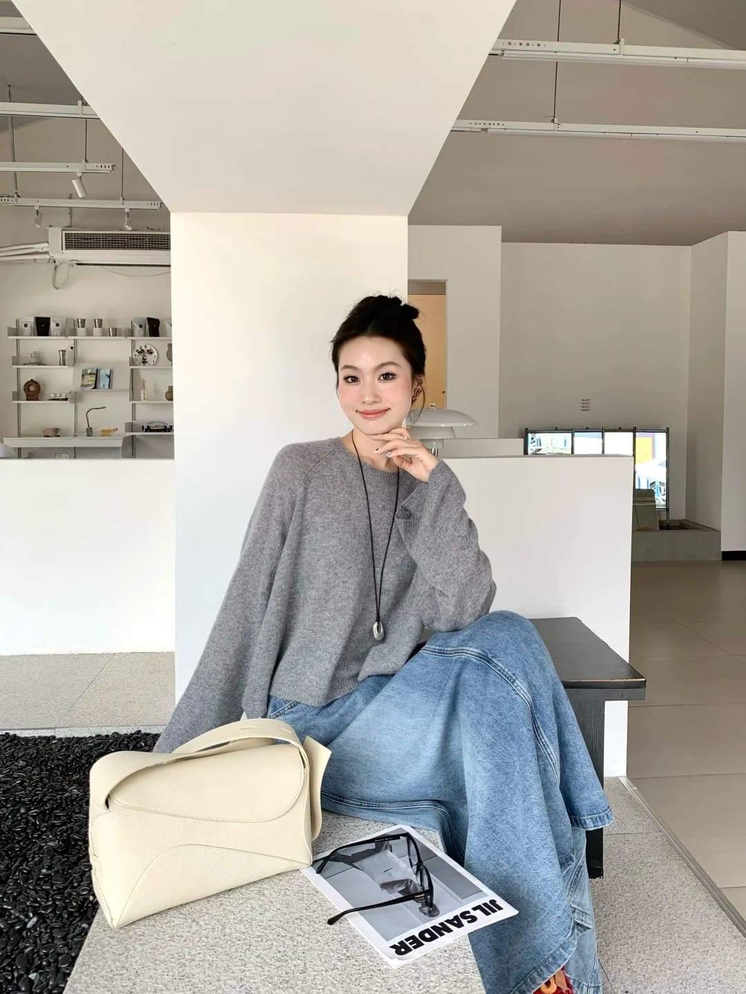 chân váy jean mặc với áo gì