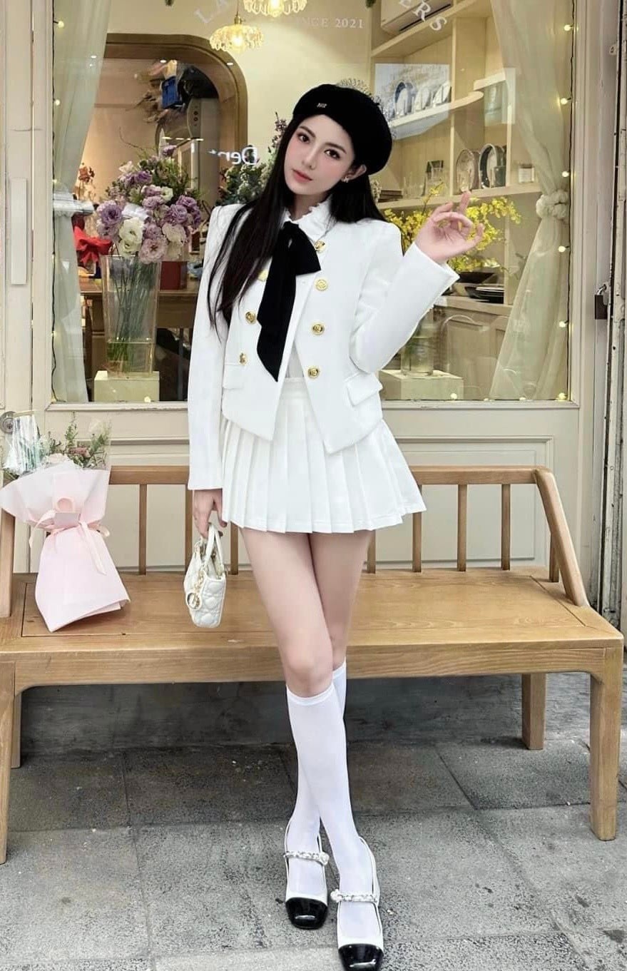 Gợi ý các công thức phối đồ ấn tượng với vớ và giày búp bê
