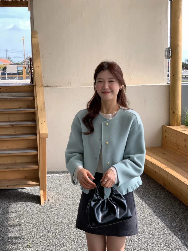 16. Màu xanh baby mix cùng Đen (Black)