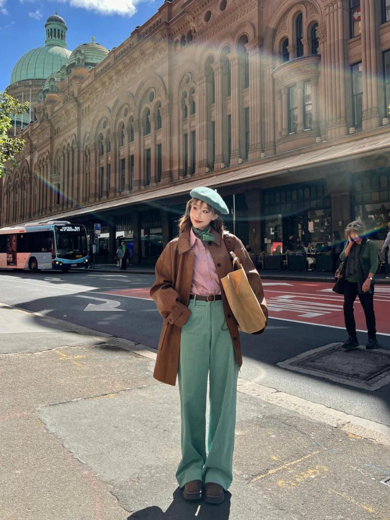 Outfit 20: Tinh tế với sơ mi hồng và gile xanh