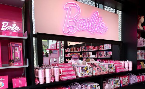 Barbie là thương hiệu Búp bê bé gái nổi tiếng thế giới