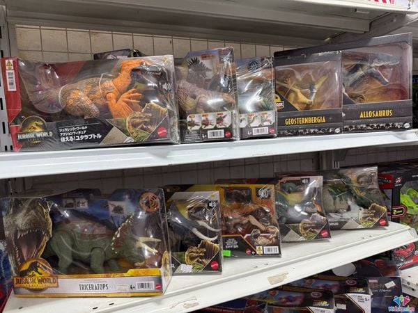 Khủng long Jurassic World Mattel dòng Sound Strike — mở hàm và phát âm thanh gầm