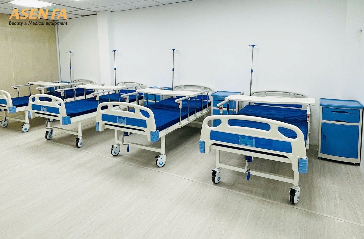 Giường bệnh nhân 1 tay quay được bàn giao cho bệnh viện