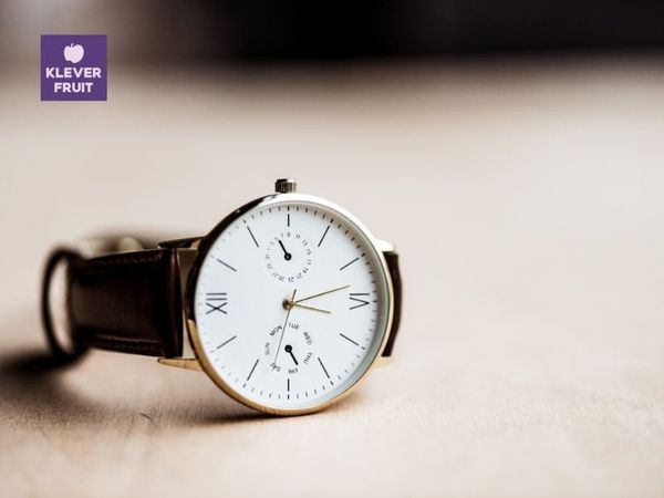 Tặng gì ngày 20/11? Gợi ý quà tặng thầy giáo 20/11 ý nghĩa, sang trọng và khác biệt