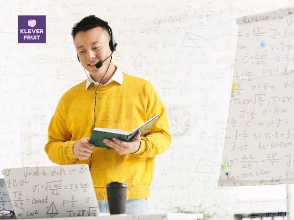 Tặng gì ngày 20/11? Gợi ý quà tặng thầy giáo 20/11 ý nghĩa, sang trọng và khác biệt