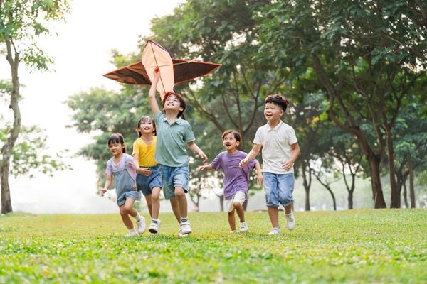 Trẻ em cần nhận được sự quan tâm từ người thân