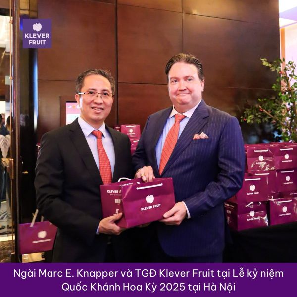 CEO Klever Group Nguyễn Xuân Hải và Đại sứ Hoa Kỳ tại Việt Nam Marc Knapper tại lễ kỷ niệm quốc khánh Hoa Kỳ 2025 tại Hà Nội