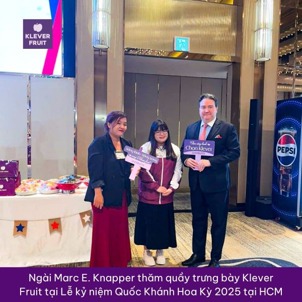 CEO Klever Group Nguyễn Xuân Hải và Đại sứ Hoa Kỳ tại Việt Nam Marc Knapper tại lễ kỷ niệm quốc khánh Hoa Kỳ 2025 tại Hà Nội