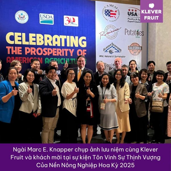 CEO Klever Group Nguyễn Xuân Hải và Đại sứ Hoa Kỳ tại Việt Nam Marc Knapper tại lễ kỷ niệm quốc khánh Hoa Kỳ 2025 tại Hà Nội