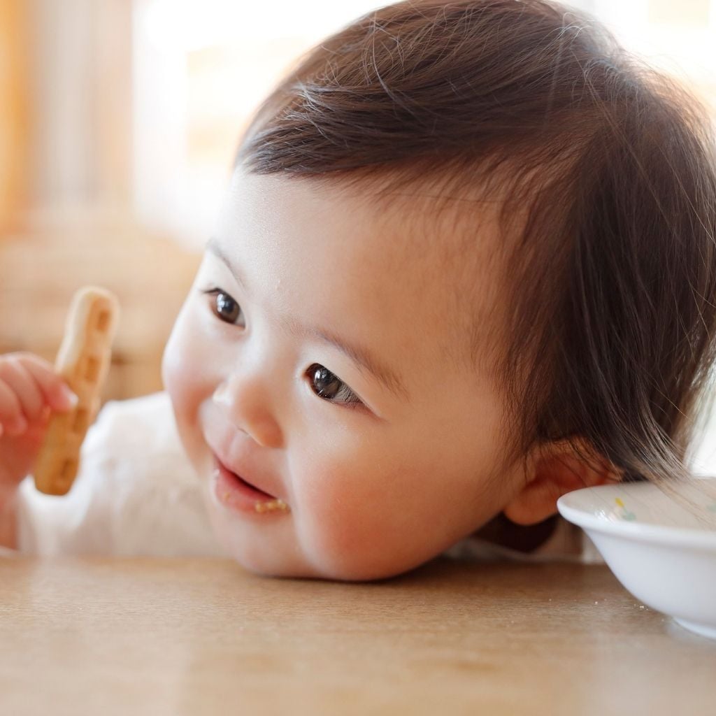 nfcshop-cha-me-lam-gi-khi-be-doi-an