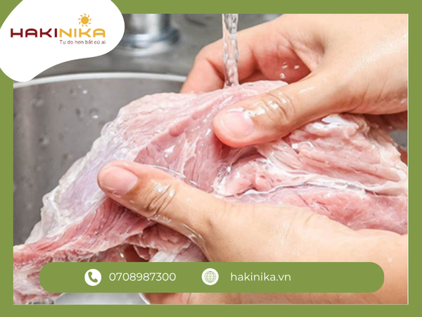 Có nên rửa thịt cá trước khi nấu không?