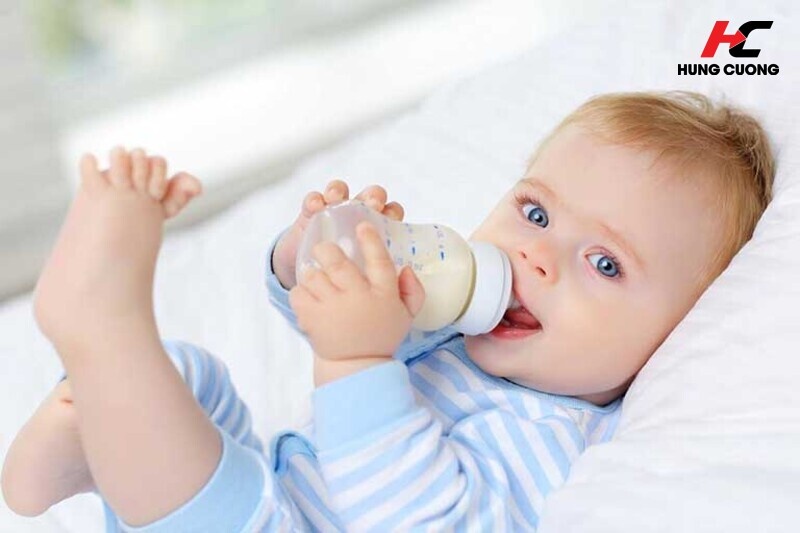 Giải pháp khoa học từ Hùng Cường Company khi phát hiện bé có dấu hiệu không hợp sữa