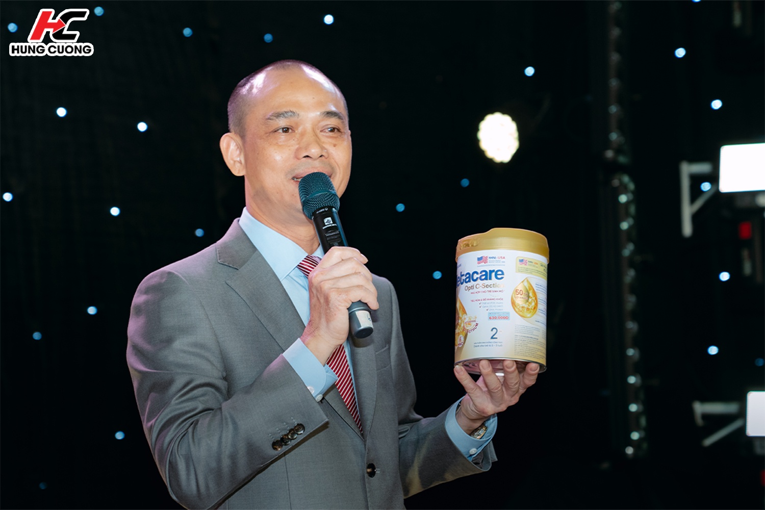 Ông Nguyễn Hoàng Hùng - CEO Hùng Cường Group phát biểu