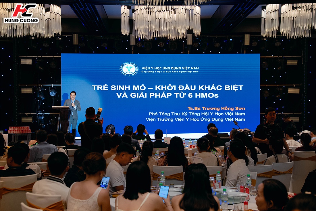 TS.BS Trương Hồng Sơn chia sẻ về trẻ sinh mổ
