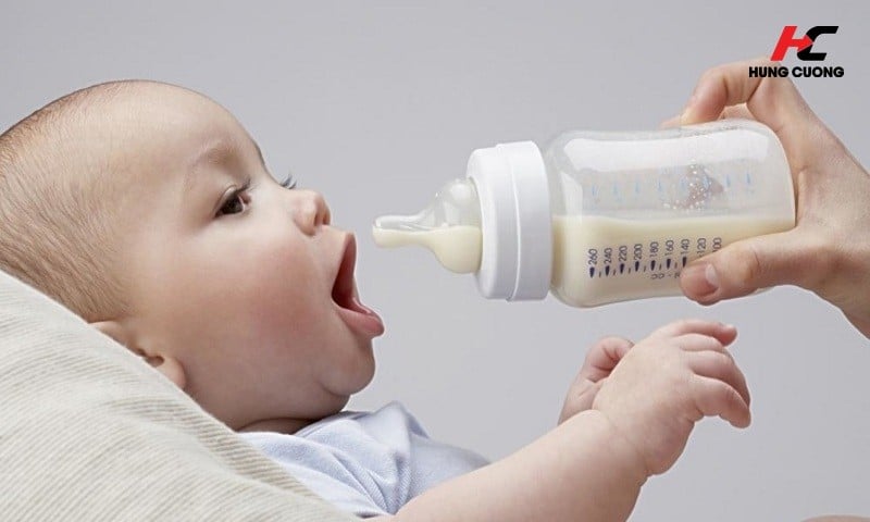 Sữa công thức là môi trường siêu dinh dưỡng cho bé