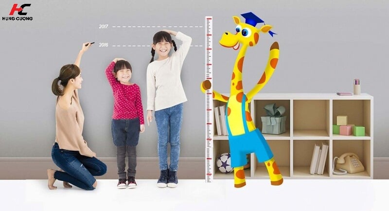 Đánh giá song song với cân nặng chuẩn của bé gái