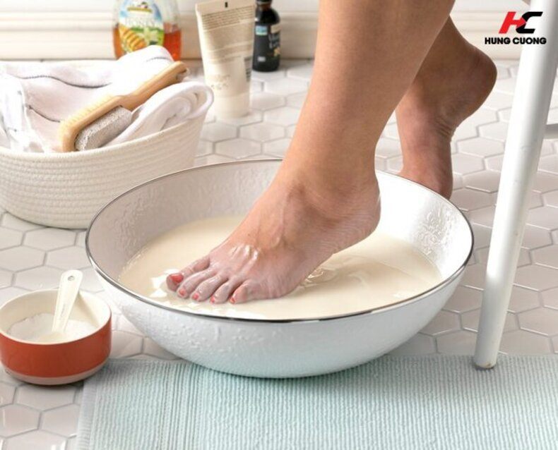 Tẩy tế bào chết và dưỡng da body mềm mịn cho mẹ bỉm bằng sữa tươi