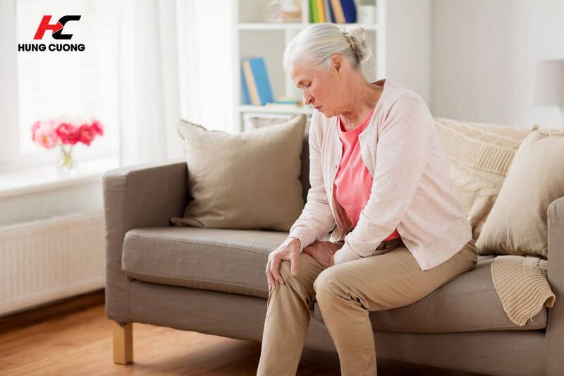 Quá trình lão hóa khiến mật độ xương sụt giảm mạnh mẽ