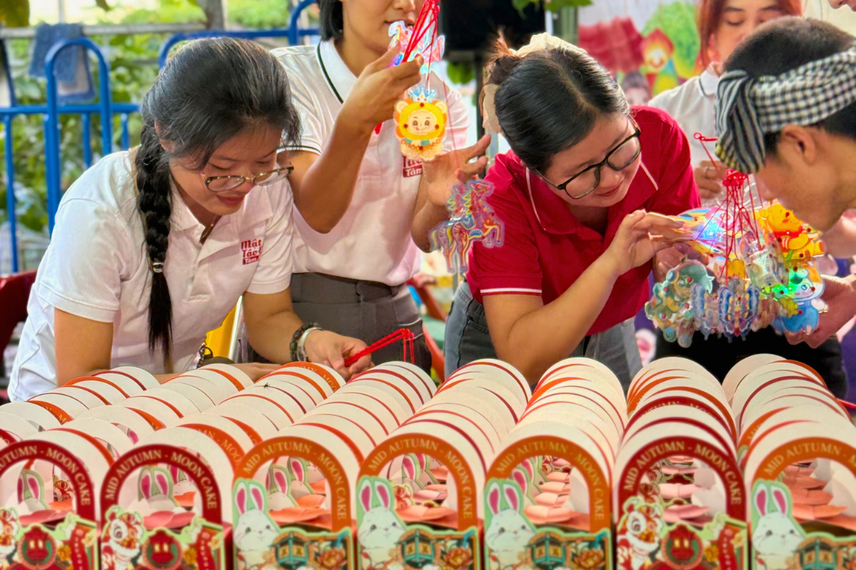 trung thu yêu thương - chùa Kỳ Quang