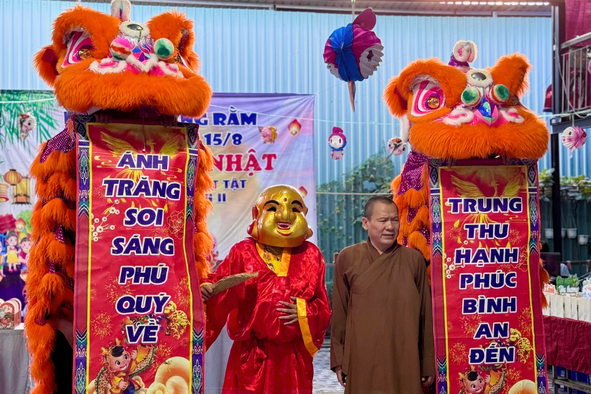 trung thu yêu thương - chùa Kỳ Quang