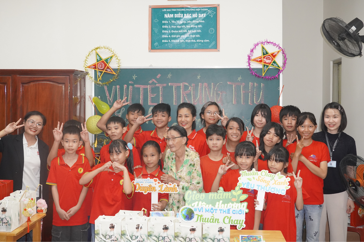 trung thu yêu thương - lớp học cô Ba