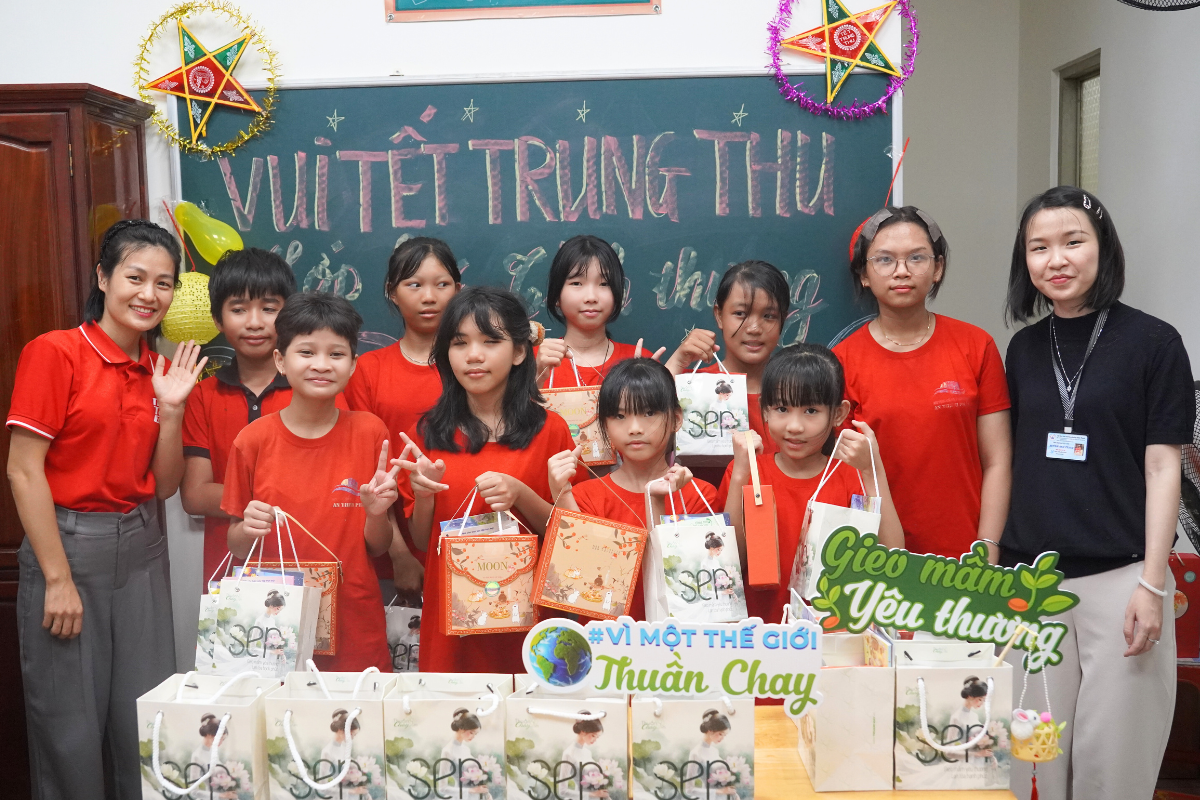 trung thu yêu thương - lớp học cô Ba