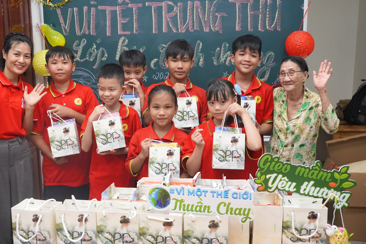 trung thu yêu thương - lớp học cô Ba