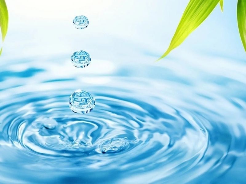 nuoc-loc-giup-cap-am-cho-da