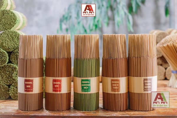Bài Cúng Rằm Hàng Tháng Ngắn Gọn, Dễ Nhớ Cho Gia Đình Bận Rộn