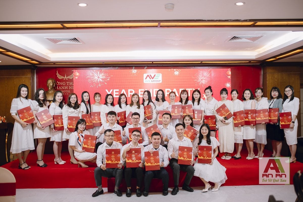 bông hồng cài áo Vu Lan