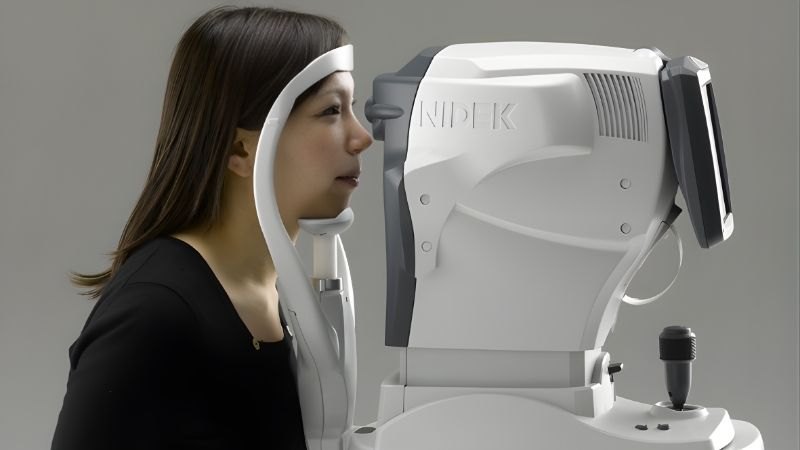 Kiểm tra tế bào nội mô bằng thiết bị NIDEK hiện đại