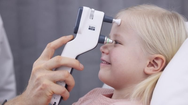 Đo nhãn áp là bước kiểm tra bắt buộc trước khi tiến hành các phẫu thuật nội nhãn quan trọng