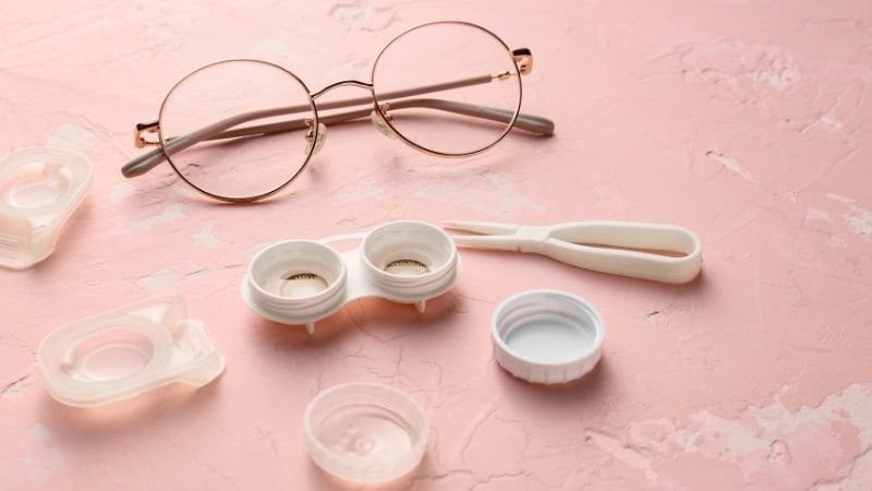 Bộ dụng cụ vệ sinh lens giúp bảo quản kính áp tròng an toàn và giữ đôi mắt luôn khỏe mạnh