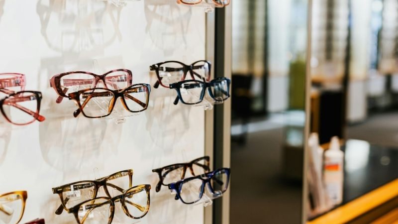 Nhiều gọng kính đa dạng – phù hợp mọi độ tuổi và nhu cầu thị lực.