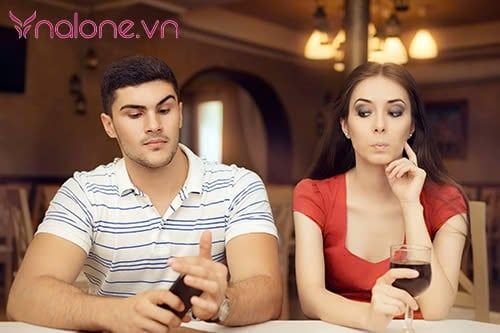 Chồng ngoại tình có biểu hiện gì qua thói quen sinh hoạt