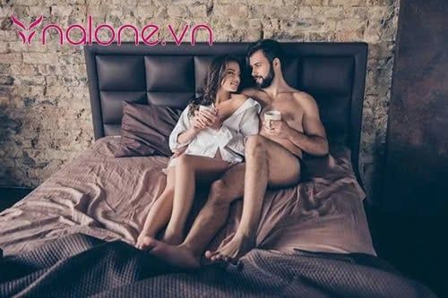 uống cafe trước khi quan hệ có lợi ích gì
