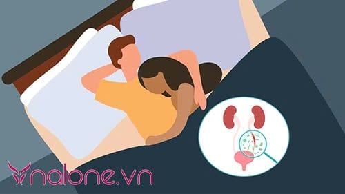 Bị viêm đường tiết niệu có quan hệ được không?
