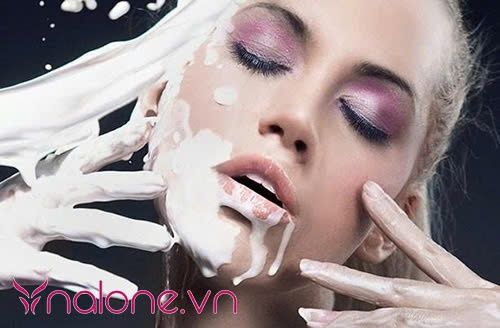 Phụ nữ nuốt tinh trùng có hết mụn không