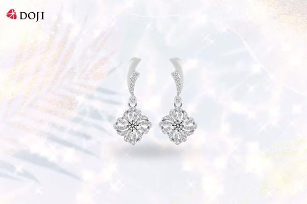 Hoa tai vàng trắng 14K gắn kim cương DOJI AFEB100142F2HA1 nổi bật với họa tiết tia sáng xoáy độc đáo từ trung tâm