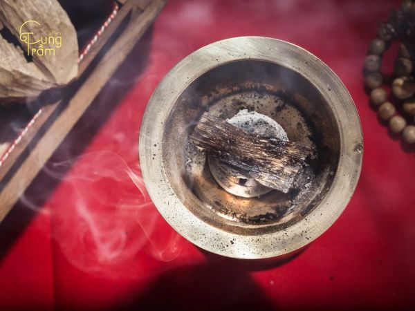 Xông nhà bằng trầm hương - Mang lại sự tĩnh lặng và nhẹ nhàng