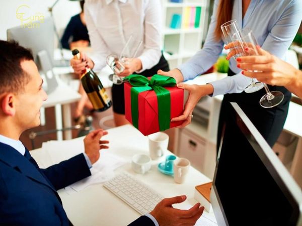 Cách thức tặng quà và tổ chức hoạt động Trung thu tại công ty