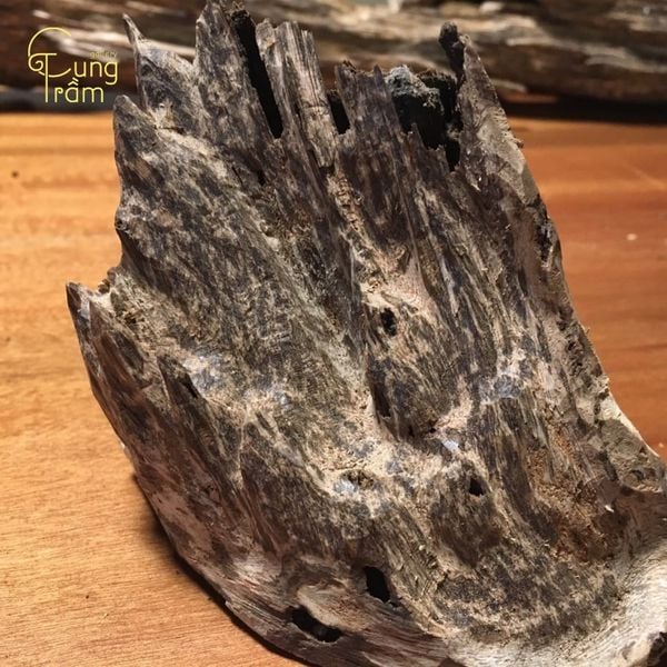 Trầm hương tự nhiên